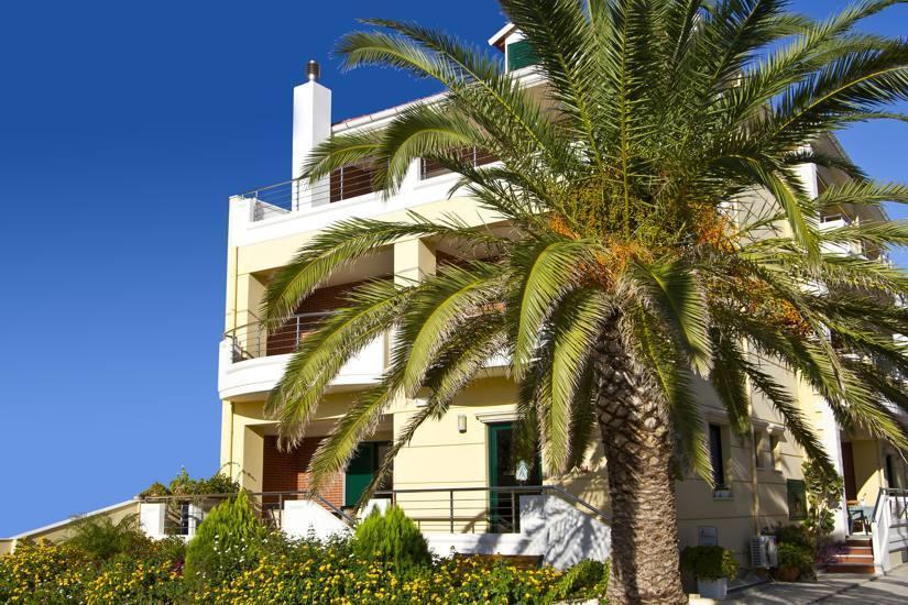 Poseidon Studios Palaiochora Exterior foto